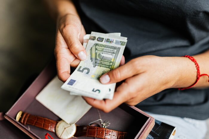 Sorgen um Geld: Frauen fühlen sich finanziell unsicherer