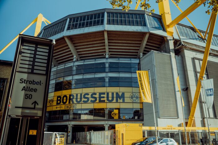 Sexualdelikte meist verjährt: 29 mutmaßliche Opfer erheben Vorwürfe gegen Ex-BVB-Manager