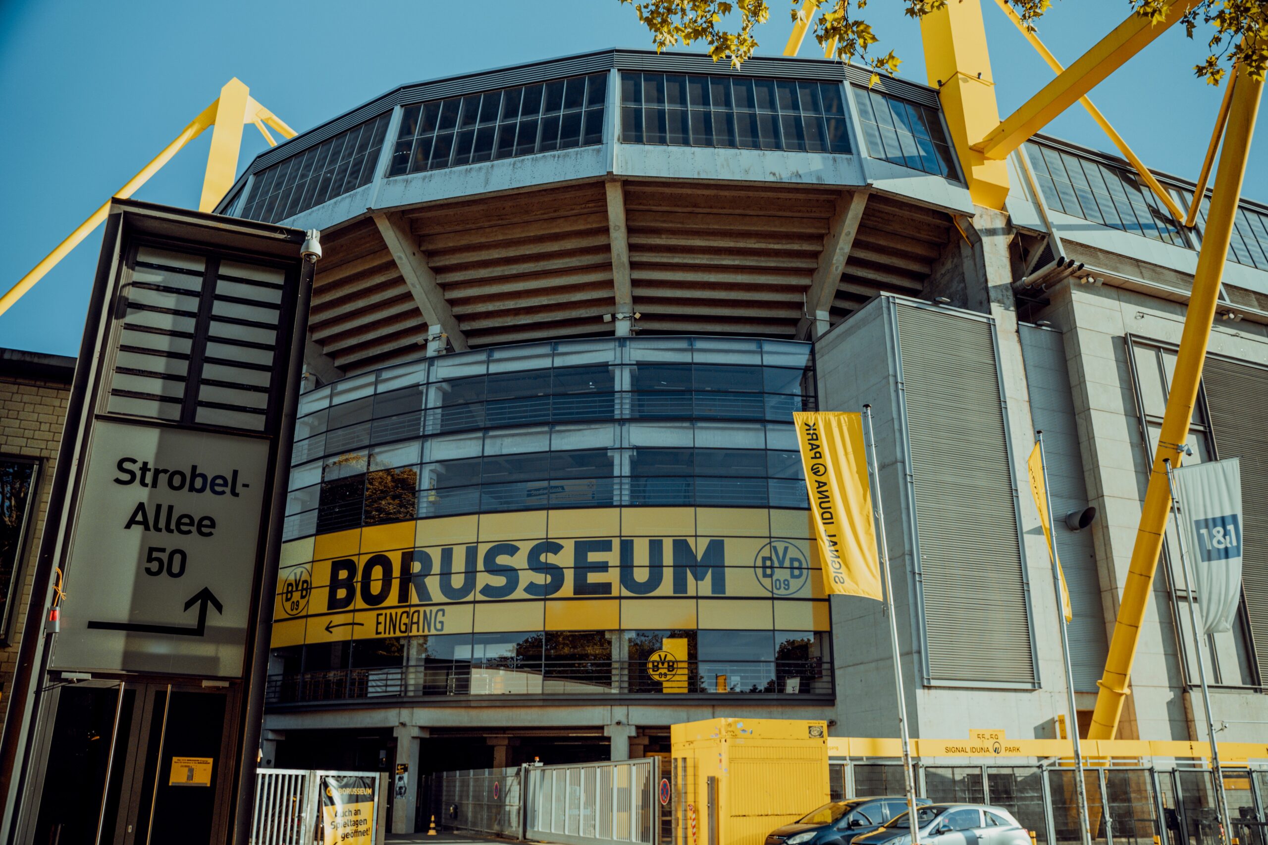 Ex-BVB-Manager sieht sich Vorwürfen von 29 mutmaßlichen Opfern konfrontiert
