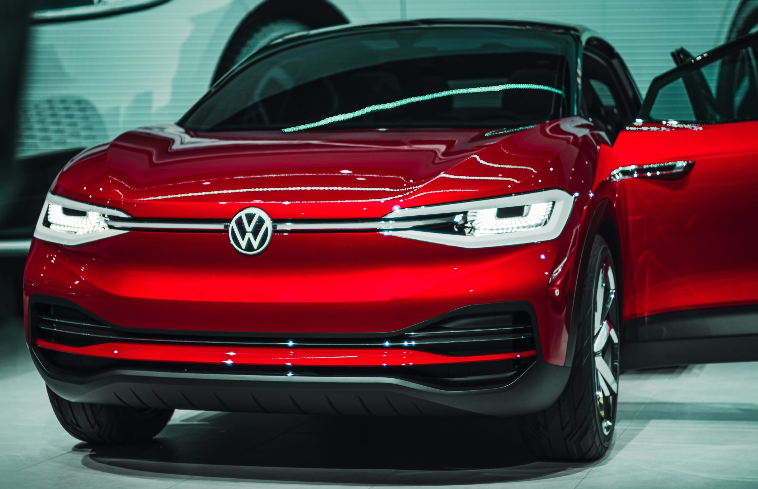 Welche Maßnahmen ergreift VW für den Rückruf von über 70.000 E-Autos wegen Brandgefahr?