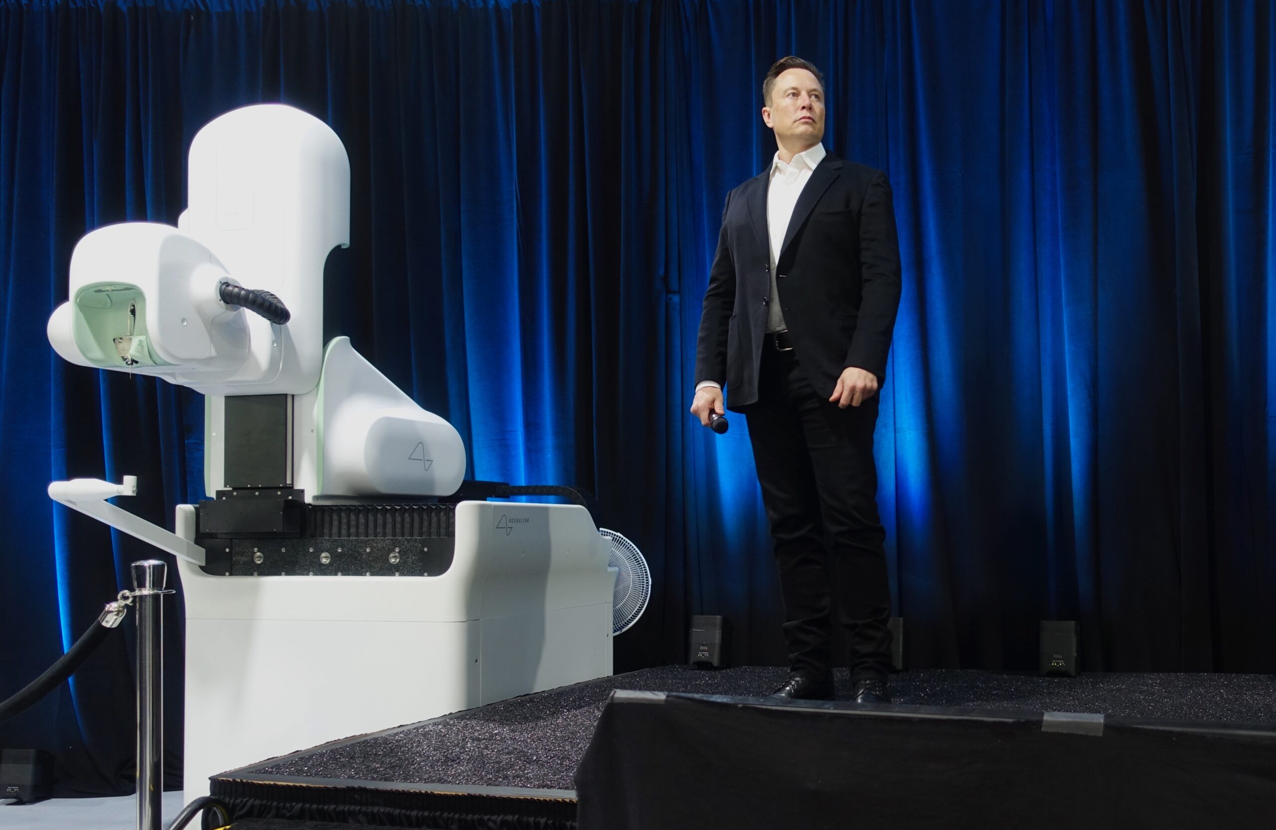 Politische Spannungen um Starlink: Musk und Trump im Fadenkreuz der Kritik