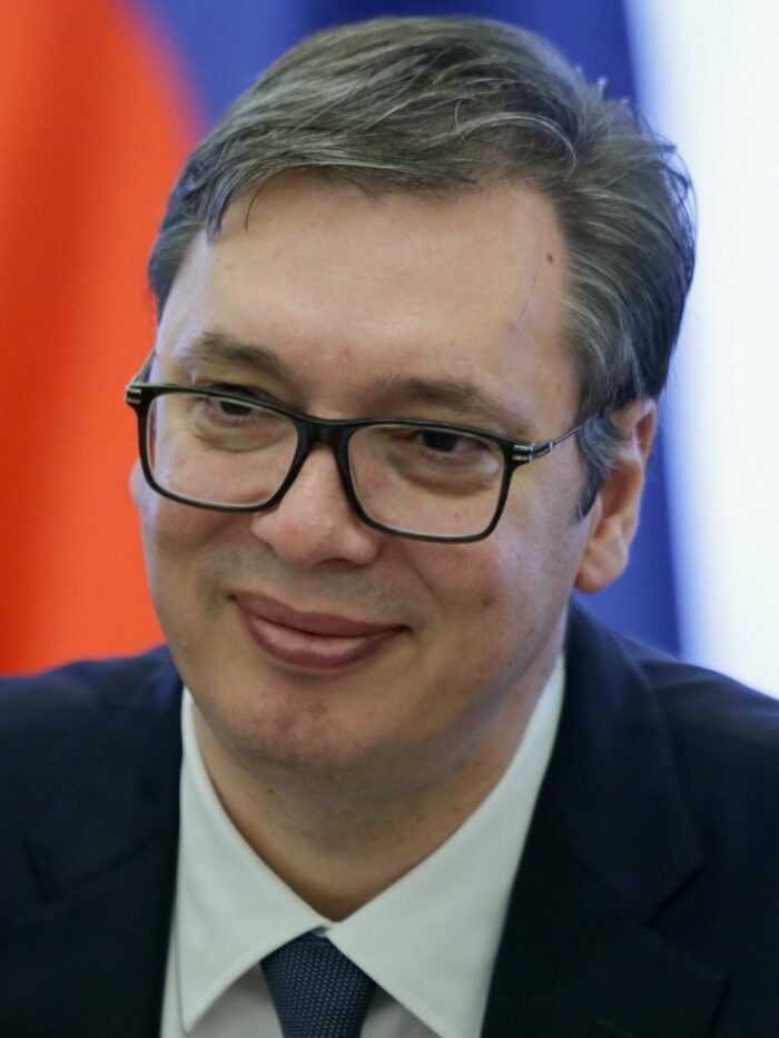 Studentenbewegung triumphiert: Präsident Vucic räumt Wahlniederlage in Serbien ein