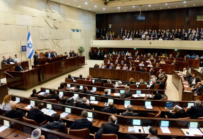 Bei Knesset-Wahl zeichnet sich enorm hohe Wahlbeteiligung ab
