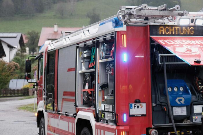 Noch drei Menschen vermisst: Vier Verletzte nach Hausexplosion in Regensburg